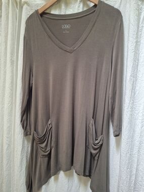 LOGO by Lori Goldstein Taupe V-Neck Long Sleeve Pocket Tunic
